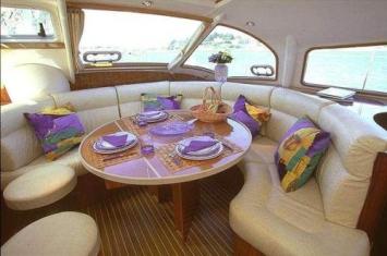 Yachtcharter Privilege 435 Salon 4 Cab 4 WC