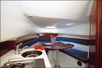 Yachtcharter Cap Camarat 925 WA Salon 1 Cab 1 WC