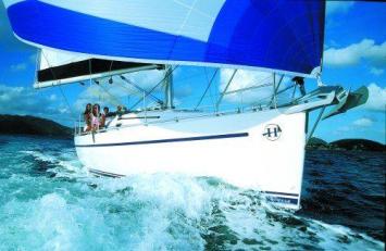 Yachtcharter Harmony 38 Bugansicht 2 Cab 1 WC