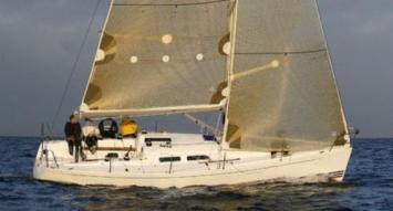 Yachtcharter X 35 One Design Seitenansicht 3 Cab 1 WC 1