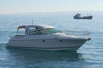 Yachtcharter Jeanneau Prestige 34 Bugansicht 2 Cab 1 WC