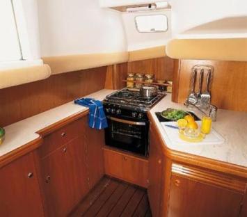 Yachtcharter Lagoon 43 Powercat Pantry 4 Cab 4 WC