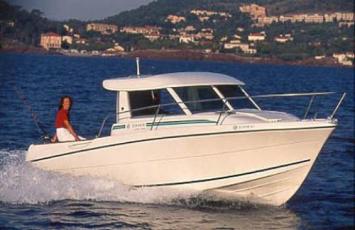 Yachtcharter Merry Fisher 695 Bugansicht 1 Cab 1 WC