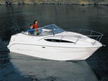 Yachtcharter Bayliner 245 Ciera Seitenansicht 2 Cab 1 WC