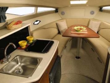 Yachtcharter Bayliner 265 Salon 1 Cab 1 WC