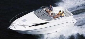 Yachtcharter Bayliner 265 Bugansicht 1 Cab 1 WC