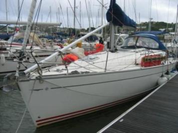 Yachtcharter Sun Fast 40 Bugansicht 3 Cab 1 WC