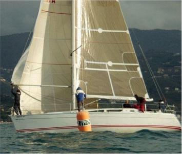 Yachtcharter Sun Fast 40 Seitenansicht 3 Cab 1 WC