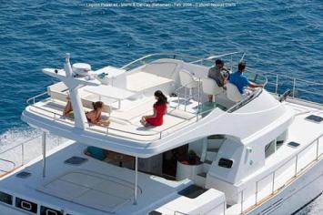 Yachtcharter Lagoon 44 Power Luftaufnahme 4 Cab 4 WC