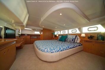 Yachtcharter Lagoon 44 Power Kabine 4 Cab 4 WC