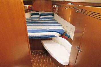 Yachtcharter Dufour 44 Performance Vorschiff 3 Cab