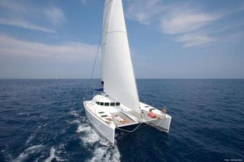 Yachtcharter Lagoon 410 S2 Valhalla Bugansicht 4 Cab 4 WC 1