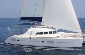 Yachtcharter Lagoon 410 S2 Valhalla Seitenansicht 4 Cab 4 WC