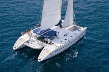 Yachtcharter Lagoon 570 Deck 5 Cab 5 WC