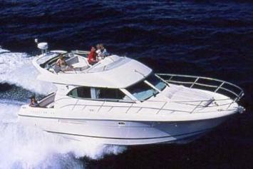 Yachtcharter Jeanneau Prestige 36 Fly Bugansicht 2 Cab 1 WC