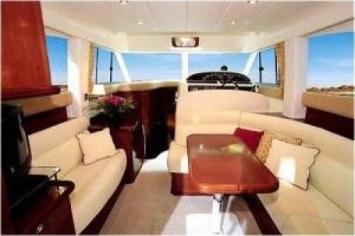 Yachtcharter Jeanneau Prestige 36 Fly Salon 2 Cab 1 WC