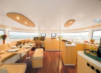 Yachtcharter Salina 48 Salon 6 Cab 4 WC