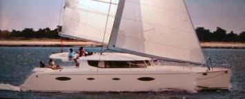 Yachtcharter Salina 48 Seitenansicht 6 Cab 4 WC