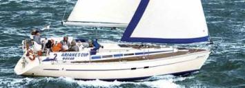 Yachtcharter Bavaria 350 3cab outer