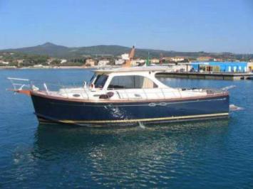 Yachtcharter Austin Parker 42 Seitenansicht 3 Cab 3 WC