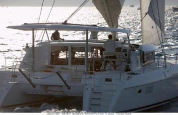 Yachtcharter Lagoon 420 Cockpit 4cab