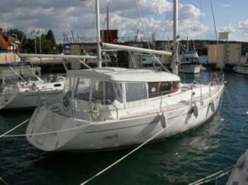 Yachtcharter Atoll 3 Heckansicht 3 Cab