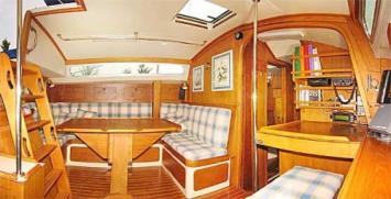 Yachtcharter Moody 40 1980 Salon