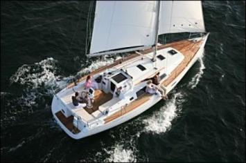 Yachtcharter Oceanis 37 2cab outer