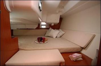 Yachtcharter Oceanis 37 2cab cabin