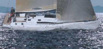 Yachtcharter elan410 P 3Cab 2WC Seitenansicht