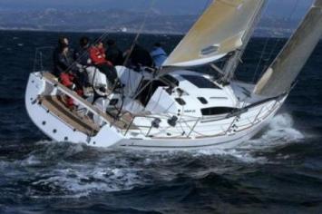 Yachtcharter Elan 410 P Heckansicht 3 Cab 2 WC