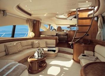 Yachtcharter Azimut 68 Salon 4+1 Cab 4 WC