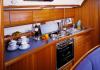 Yachtcharter Bavaria 40 2cab kitchen