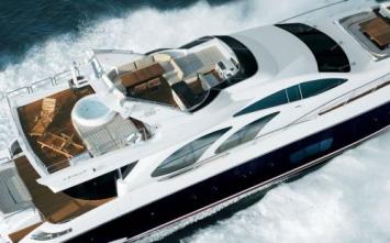 Yachtcharter Azimut 98 Deck 4 Cab 4 WC 2