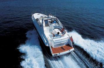 Yachtcharter Princess V42 /2Cab/1WC) Heck