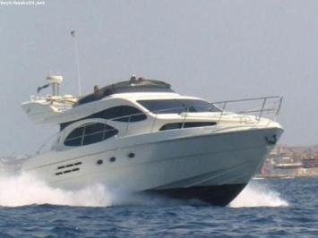 Yachtcharter Azimut 46 Bugansicht 2 Cab 2 WC 1