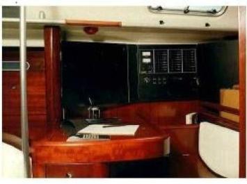 Yachtcharter First 45 F5 Kartentisch 4 Cab 1 WC