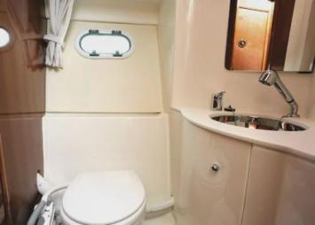 Yachtcharter Jeanneau Prestige 32 Fly Nasszelle 2 Cab 1 WC