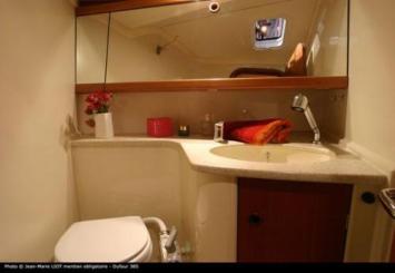 Yachtcharter Dufour 385 Nasszelle 3 Cab 2 WC