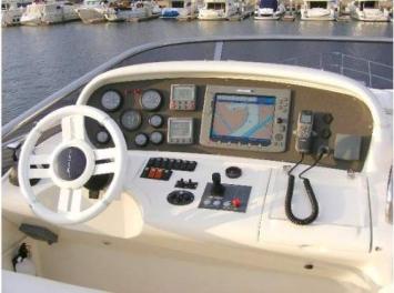 Yachtcharter Azimut 62 Cockpit 3 Cab 3 WC