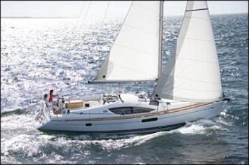 Yachtcharter Sun Odyssey 45 DS Seitenansicht 2 Cab 2 WC