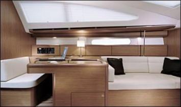 Yachtcharter Sun Odyssey 45 DS Kartentisch 2 Cab 2 WC