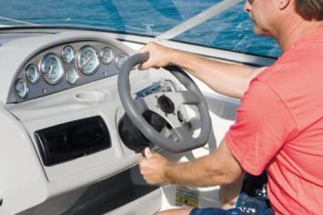 Yachtcharter Bayliner 652 Cockpit 1 Cab 1 WC