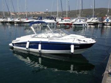 Yachtcharter Bayliner 652 Seitenansicht 1 Cab 1 WC