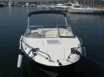 Yachtcharter Bayliner 652 Bugansicht 1 Cab 1 WC