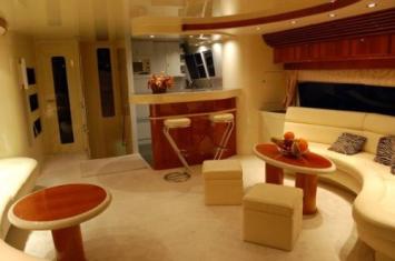 Yachtcharter SkyDelMar Salon