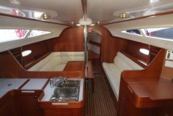 Yachtcharter Opium39 6