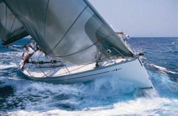 Yachtcharter Bavaria 38 Match 2cab outer