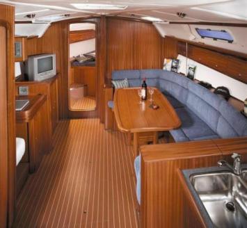 Yachtcharter Bavaria 41 2cab salon