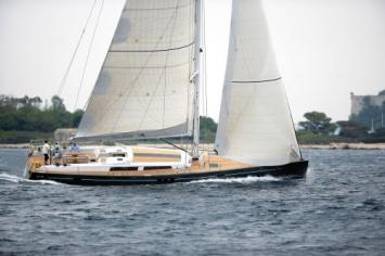 Yachtcharter Hanse 630 E Seitenansicht 4+1 Cab 4 WC